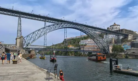 Le pont Dom-Luís au-dessus du Douro, à Porto